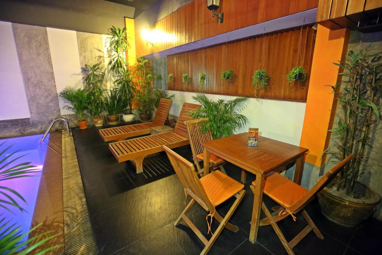 The Euro Grande Hotel Bangkok Exterior foto